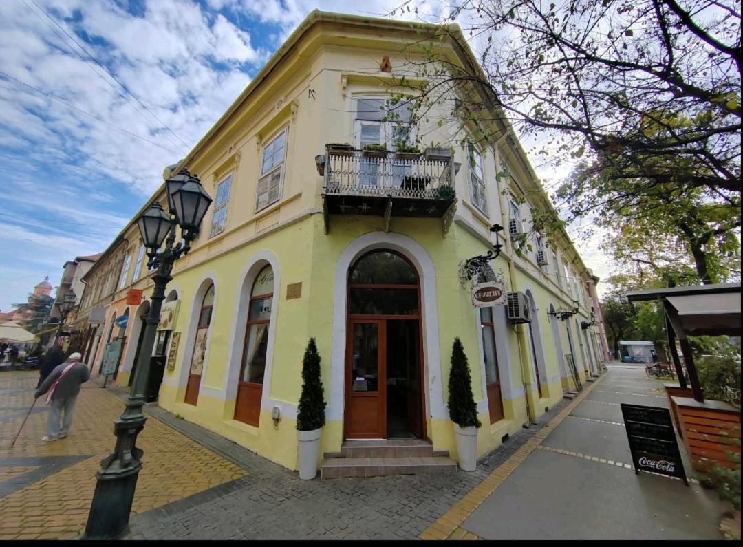 Aparthotel Restoran Orijent 5